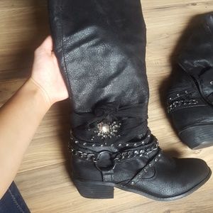 NOT RATED brand black boots